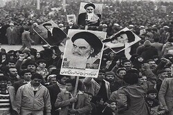 المشاهد الاولى من عودة مفجر الثورة الإسلامية إلى إيران
