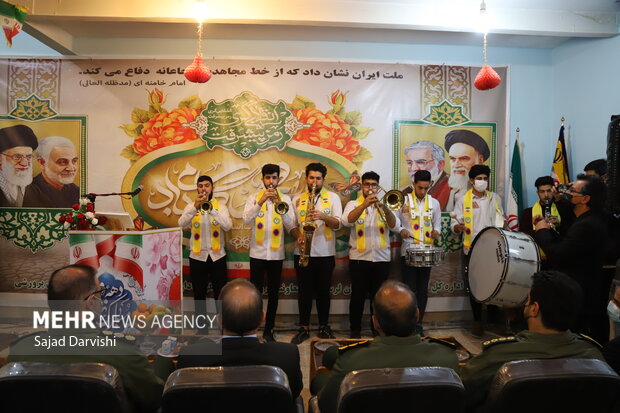 نواخته شدن زنگ انقلاب در مدارس لرستان