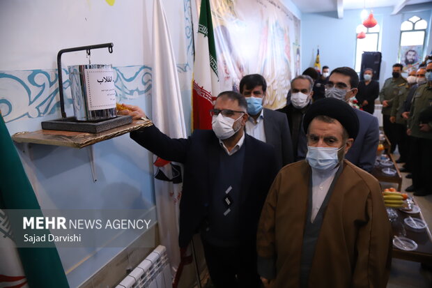 نواخته شدن زنگ انقلاب در مدارس لرستان