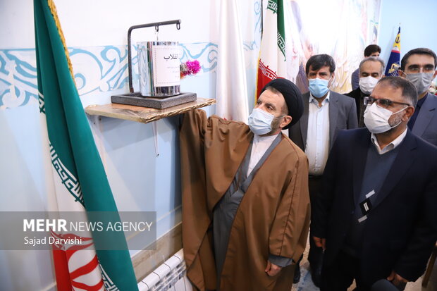 نواخته شدن زنگ انقلاب در مدارس لرستان