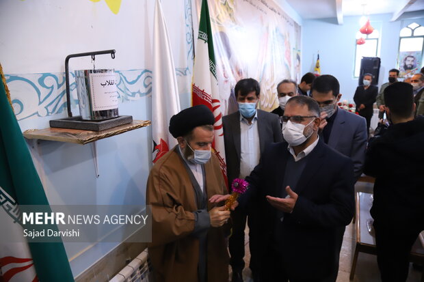 نواخته شدن زنگ انقلاب در مدارس لرستان