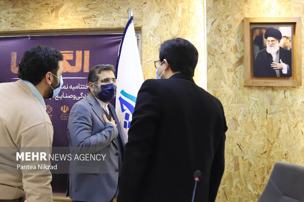 محمد مهدی اسماعیلی وزیر فرهنگ و ارشاد اسلامی در مراسم اختتامیه نمایشگاه الگونما حضور دارد