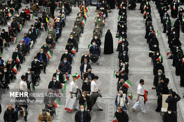 Commemorating Imam Khomeini's return to Iran