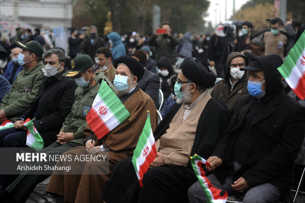 Commemorating Imam Khomeini's return to Iran