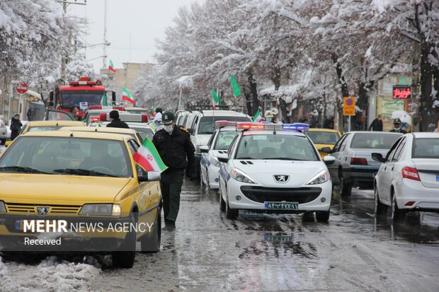 رژه خودرویی در سالروز ورود امام خمینی (ره) به ایران در شهرکرد