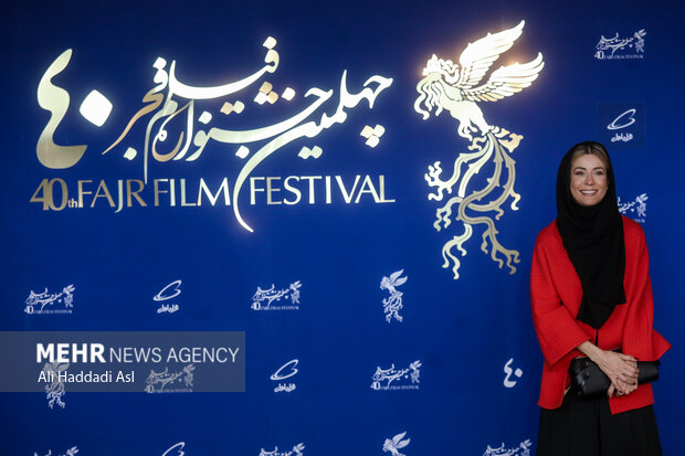 سارا بهرامی بازیگر فیلم علفزار  در مراسم پیش از اکران فیلم خود در دومین روز از چهلمین جشنواره فیلم فجر در برج میلاد تهران حضور دارد