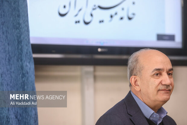 حمید رضا اردلان نایب رییس هیات مدیره خانه موسیقی در نشست رسانه‌ای مدیران خانه موسیقی حضور دارد