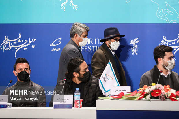 مجید صالحی  بازیگر فیلم برف آخر در نشست رسانه ای این فیلم حضور یافت 