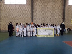 مسابقه کاراته دختران نونهال در عنبران برگزار شد