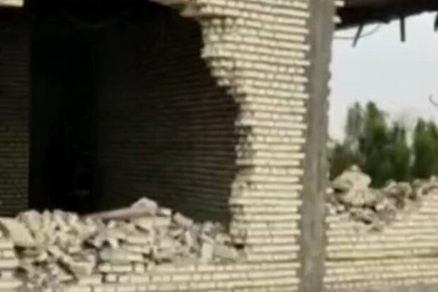 تخریب خانه مردم در مال قائد گناوه/ طرفین مدعی حقانیت خود هستند