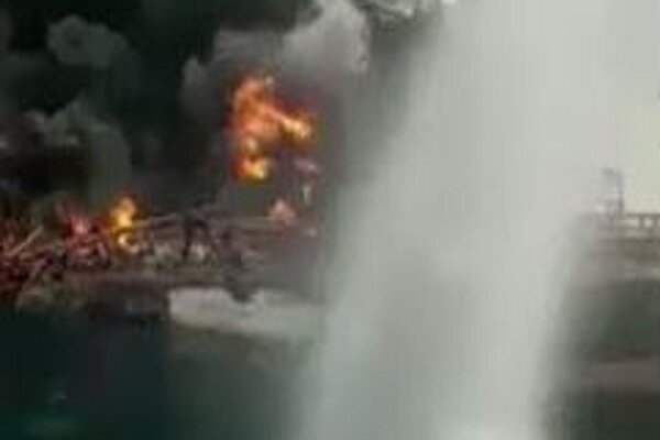 Oil tanker explodes off coast of Nigeria