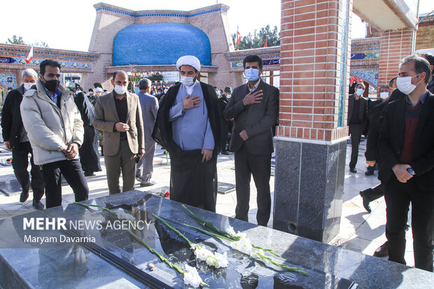 گلباران مزار متبرک شهدا در بجنورد