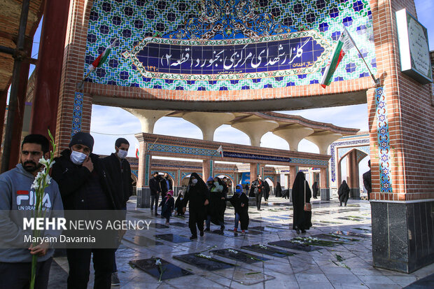 گلباران مزار متبرک شهدا در بجنورد