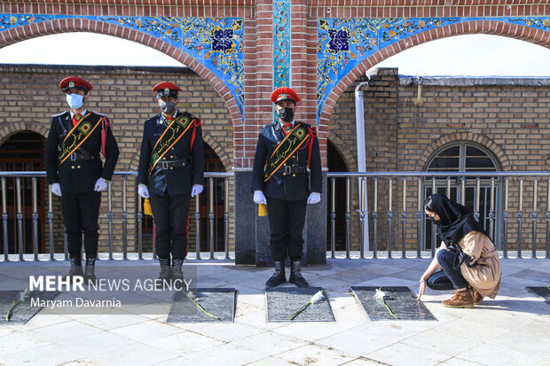 گلباران مزار متبرک شهدا در بجنورد