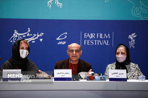سیاوش چراغی پور بازیگر فیلم ملاقات خصوصی در نشست رسانه ای فیلم حضور دارد