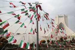 Distributing 100,000 livelihood assistance packages in Tehran