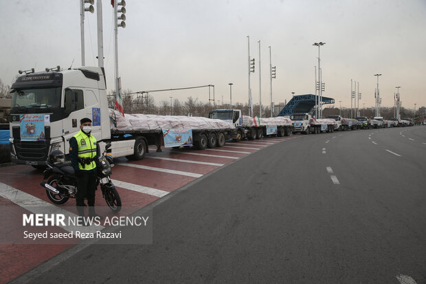 Distributing 100,000 livelihood assistance packages in Tehran
