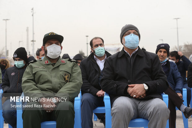 Distributing 100,000 livelihood assistance packages in Tehran
