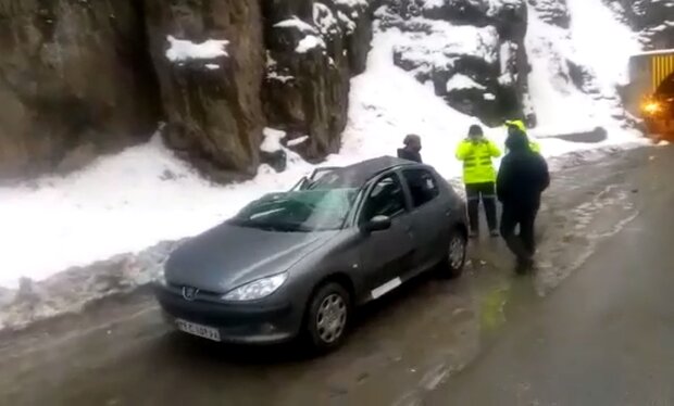 سقوط قندیل در چالوس حادثه‌ساز شد