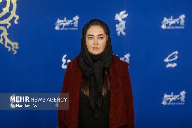 نیکی کریمی بازیگر فیلم دسته دختران در مراسم پیش از اکران فیلم خود در پنجمین روز از چهلمین جشنواره فیلم فجر حضور دارد