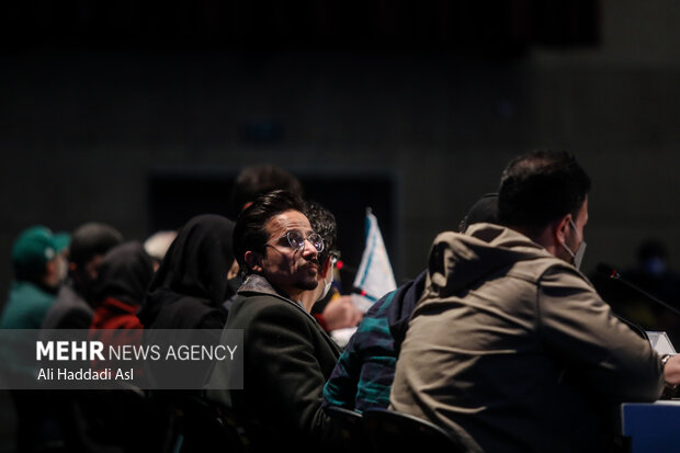 حسین سلیمانی بازیگر فیلم دسته دختران در نشست خبری فیلم خود در پنجمین روز از چهلمین جشنواره فیلم فجر حضور دارد