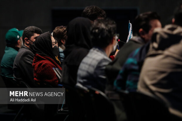 نیکی کریمی بازیگر فیلم دسته دختران در نشست خبری فیلم خود در پنجمین روز از چهلمین جشنواره فیلم فجر حضور دارد