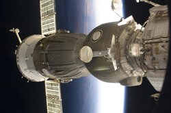 ۳ فضانورد روس ۳.۵ساعته به ایستگاه فضایی بین المللی رسیدند
