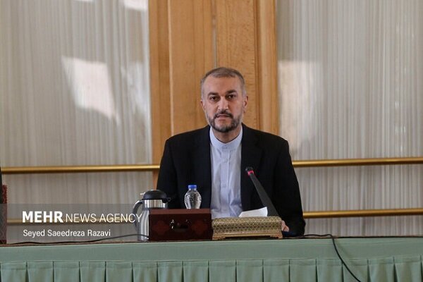 Iran FM responds to Nowruz message of Slovakian counterpart
