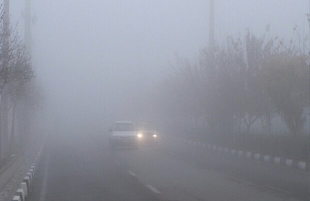 مه صبحگاهی در شهر کرمانشاه