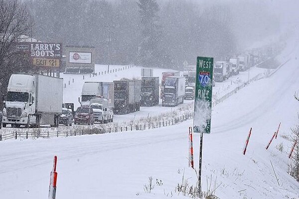 Huge US Winter Storm Leaves More Than 330,000 Without Power - Mehr News ...