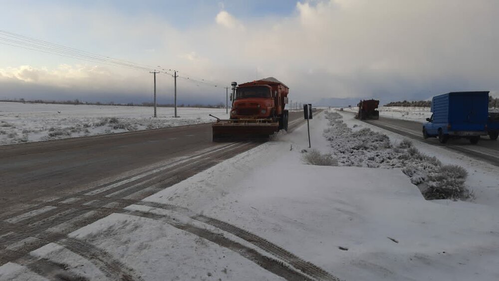 برف روبی ۶ هزار و ۵۰۰ کیلومتر از جاده‌های استان مرکزی