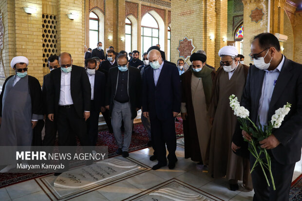 تجدید میثاق رییس و نمایندگان مجلس با آرمان های امام خمینی (ره)