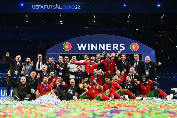 قهرمانی تیم‌های ملی فوتسال پرتغال و آرژانتین در یک روز