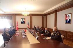 Türk askeri heyet Bakü'de Azerbaycan Savunma Bakanı ile görüştü