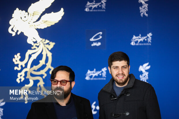 آرین وزیر دفتری کارگردان و هومن سیدی تهیه کننده در مراسم پیش از اکران فیلم بی رویا در هشتمین روز جشنواره فیلم فجر حضور دارند
