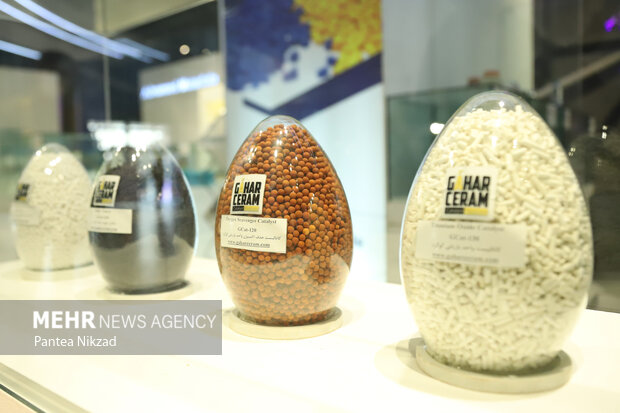 محصولات تولید شده توسط شرکت های دانش بنیان ایرانی در نمایشگاه ایران ساخت به نمایش در آمده است