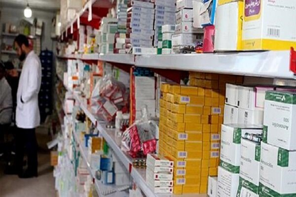 کمبود دارو در کشور به دلیل نوسانات قیمتی است