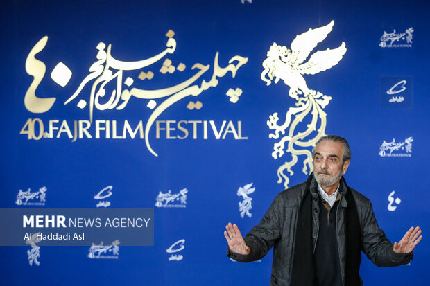 همایون ارشادی بازیگر فیلم شهرک در مراسم پیش از اکران فیلم خود در نهمین روز چهلمین جشنواره فیلم فجر حضور دارد