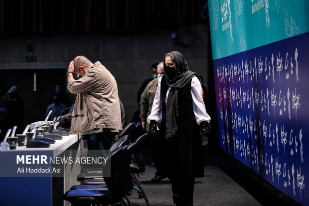 نرگس محمدی بازیگر فیلم ۲۸۸۸ در نشست خبری فیلم خود در نهمین روز چهلمین جشنواره فیلم فجر در برج میلاد تهران حضور دارد