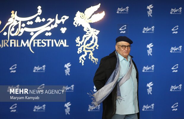 نادر سلیمانی بازیگر فیلم سینمایی ضد در مراسم پیش از اکران این فیلم در دهمین روز چهلمین جشنواره فیلم فجر حضور دارد