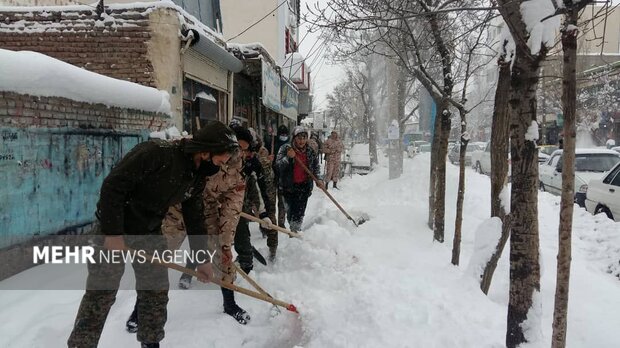 بازگشایی راه ۲۸۷ روستای استان اردبیل توسط سپاه