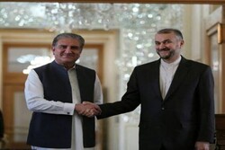 Pakistan stresses need to strengthen relations with Iran