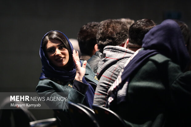 لیندا کیانی بازیگر فیلم ضد در نشست خبری این فیلم در دهمین روز چهلمین جشنواره فیلم فجر حضور دارد