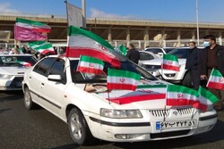 رژه خودرویی سنندجی ها برای پاسداشت آرمان های انقلاب اسلامی