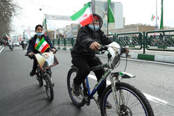 حسینیه ایران غرق در نشاط جشن انقلاب