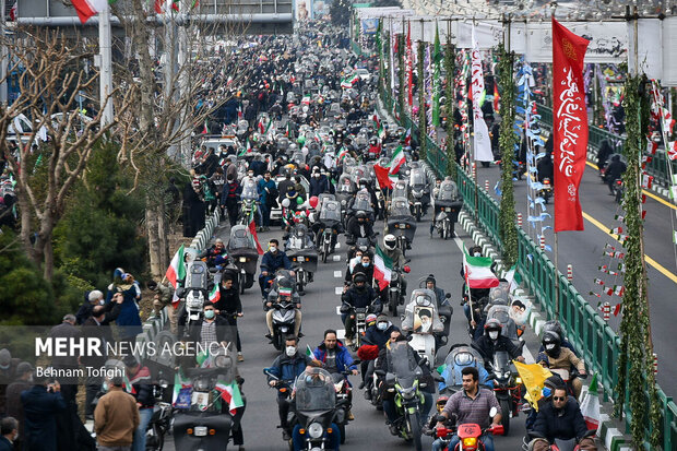 İran, İslam Devrimi'nin 43. zafer yıl dönümünü kutluyor