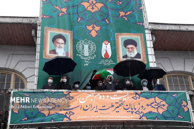 خروش بارانی مردم رشت در بیعت مجدد با انقلاب اسلامی