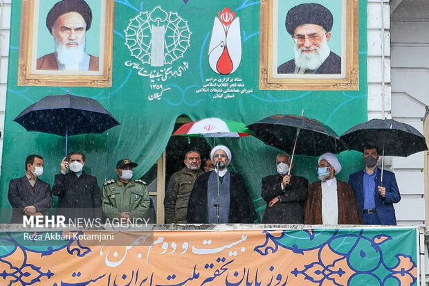 خروش بارانی مردم رشت در بیعت مجدد با انقلاب اسلامی