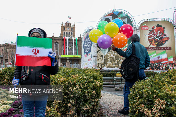 جشن 43 سالگی انقلاب در تبریز