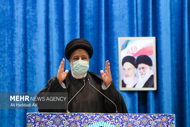 حجت الاسلام سید ابراهیم رئیسی ، رئیس جمهور در نماز جمعه تهران حضور دارد